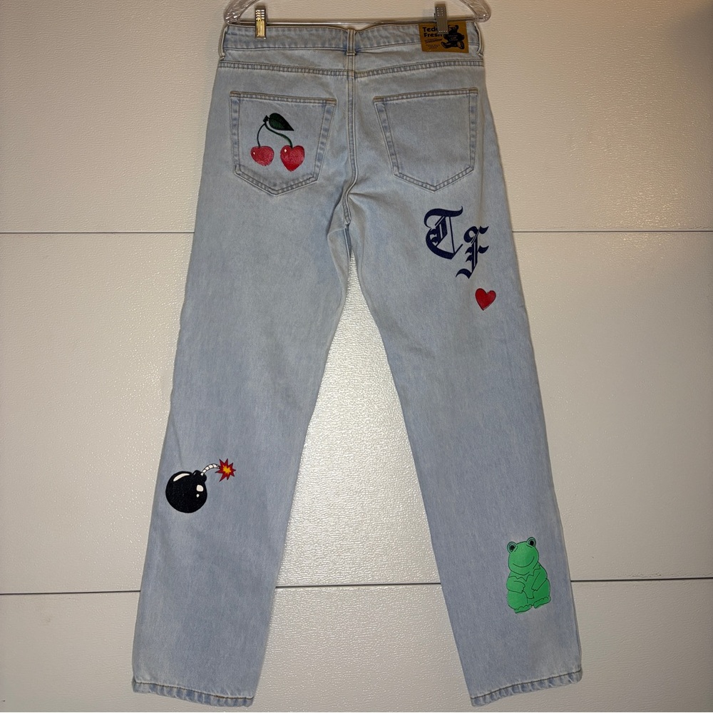 Teddy‎ Fresh 90s Playful Light Blue Jeans with Colorful Patches Size 30 - Picture 2 of 3